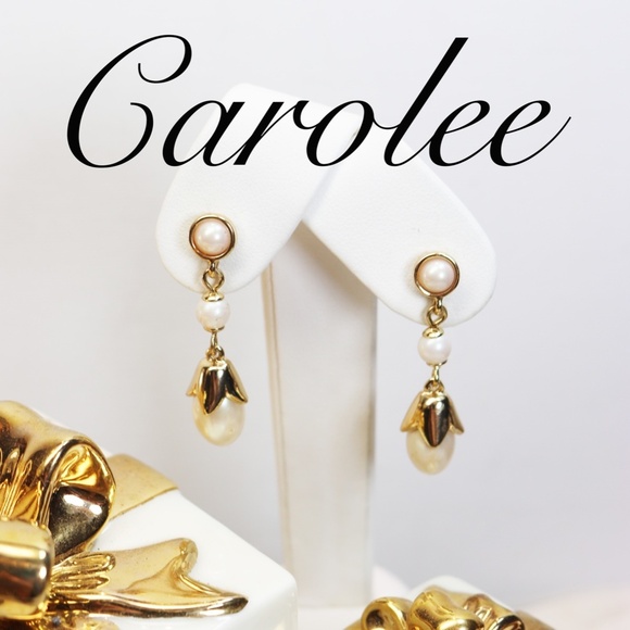 🏆 Elegant Carolee Pearl Drop Gold Tone Earrings NWT 💫 - Picture 2 of 10